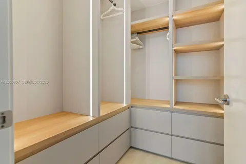 $1,999,000 | 77 Southeast 5th Street, Unit 3902, Miami, FL 33131