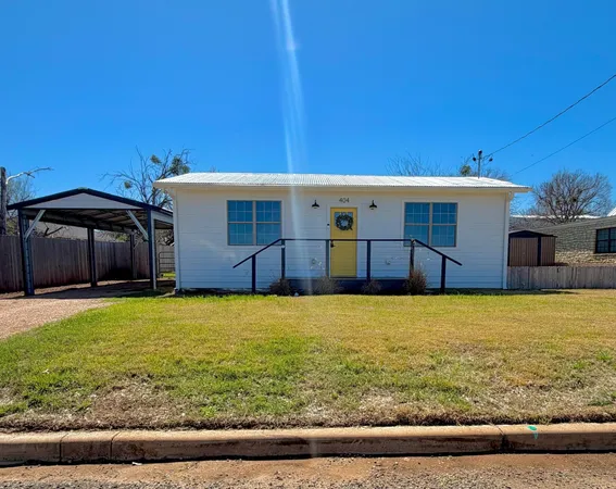 $1,500 | 404 West Haynie Street, Llano, TX 78643