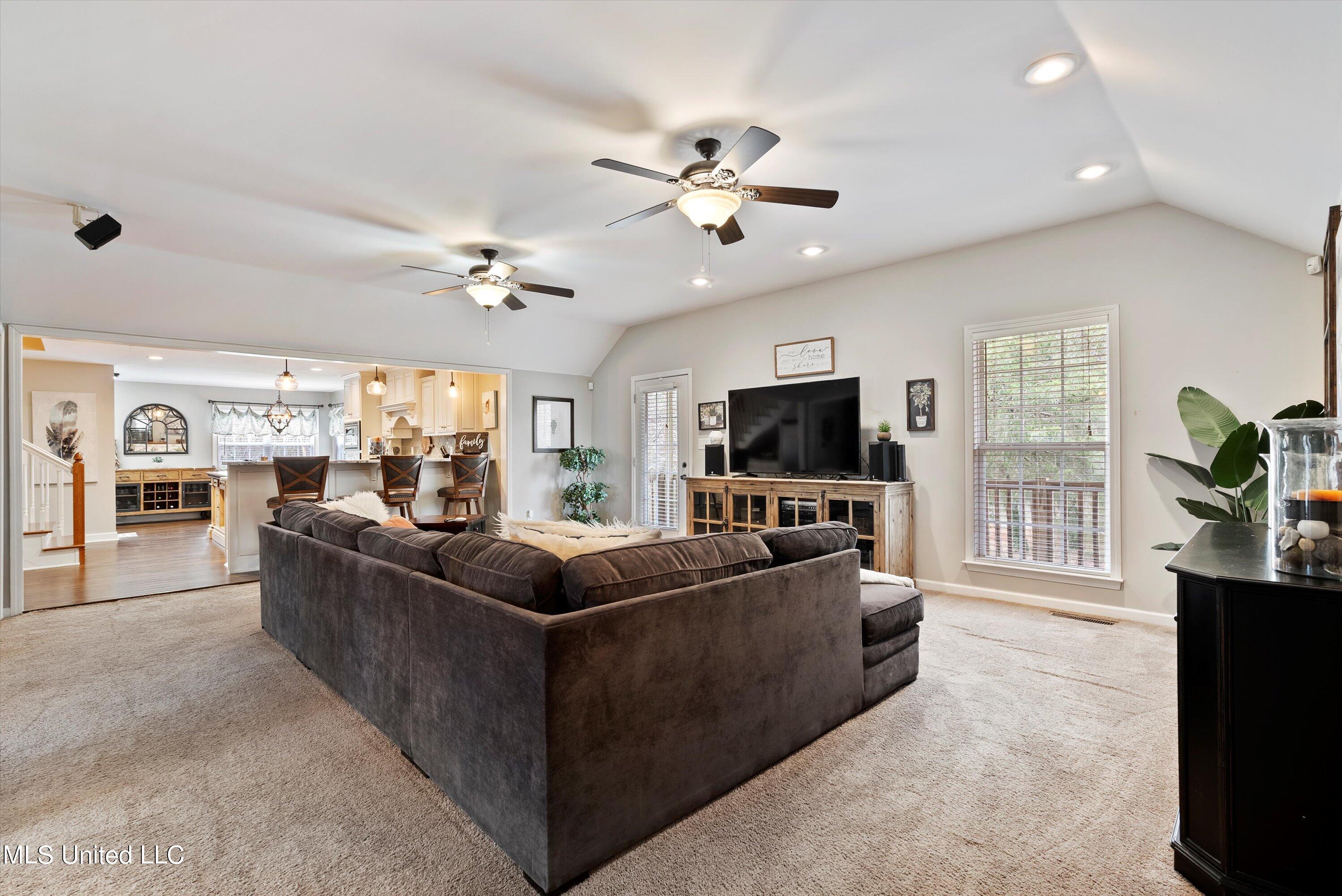 195 Red Banks Road South Byhalia, MS 38611 - Photo 11 of 53 11-Great Room