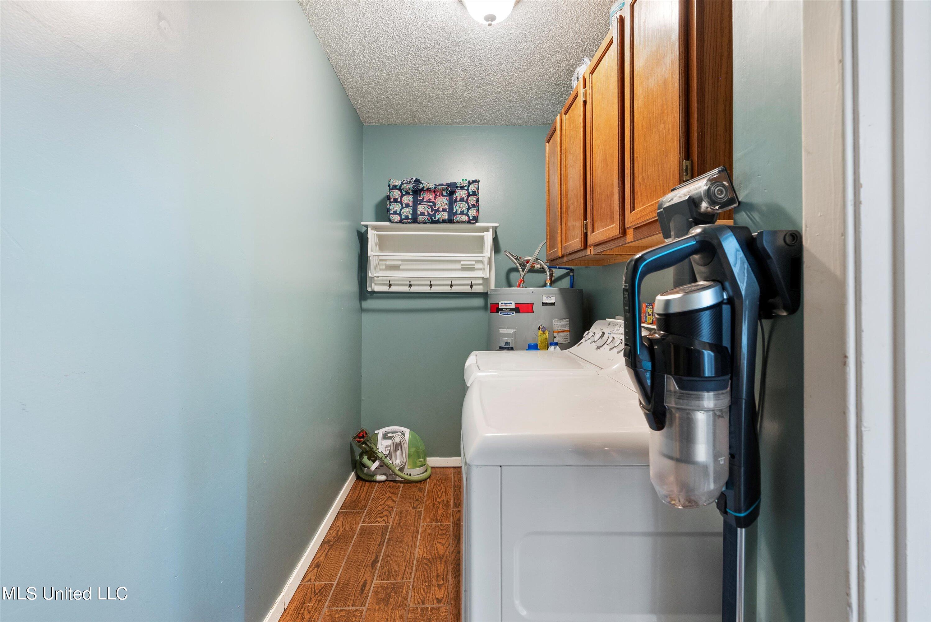 195 Red Banks Road South Byhalia, MS 38611 - Photo 35 of 53 35-Laundry Room