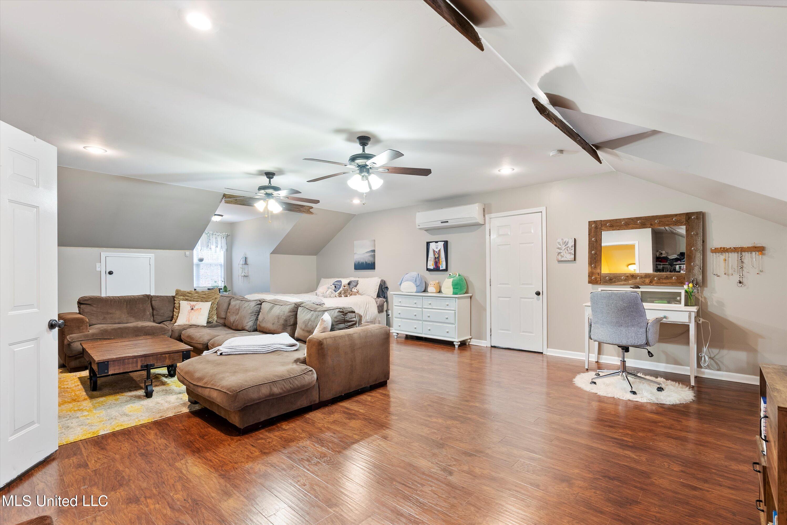 195 Red Banks Road South Byhalia, MS 38611 - Photo 38 of 53 38-Bonus Room