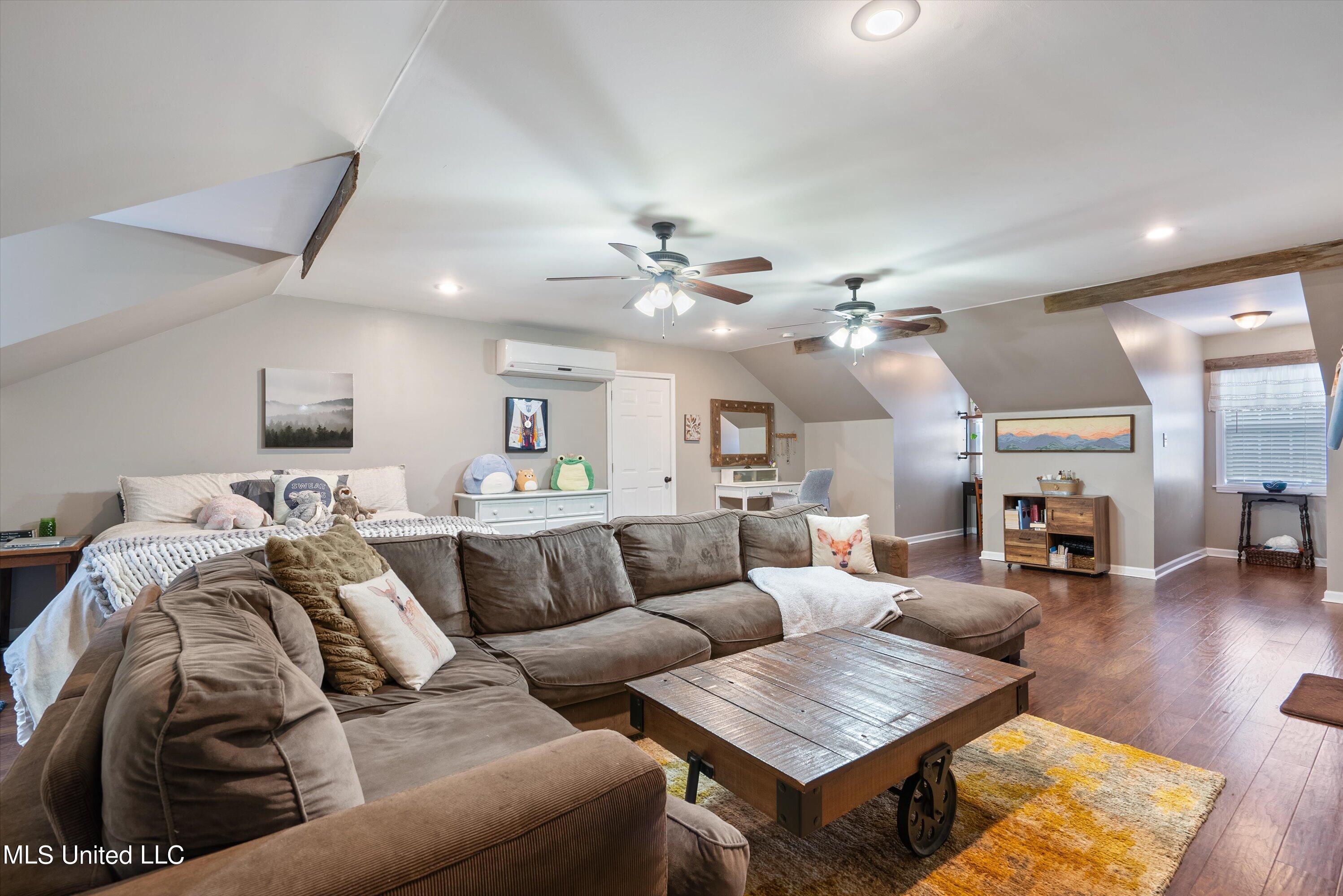 195 Red Banks Road South Byhalia, MS 38611 - Photo 41 of 53 41-Bonus Room
