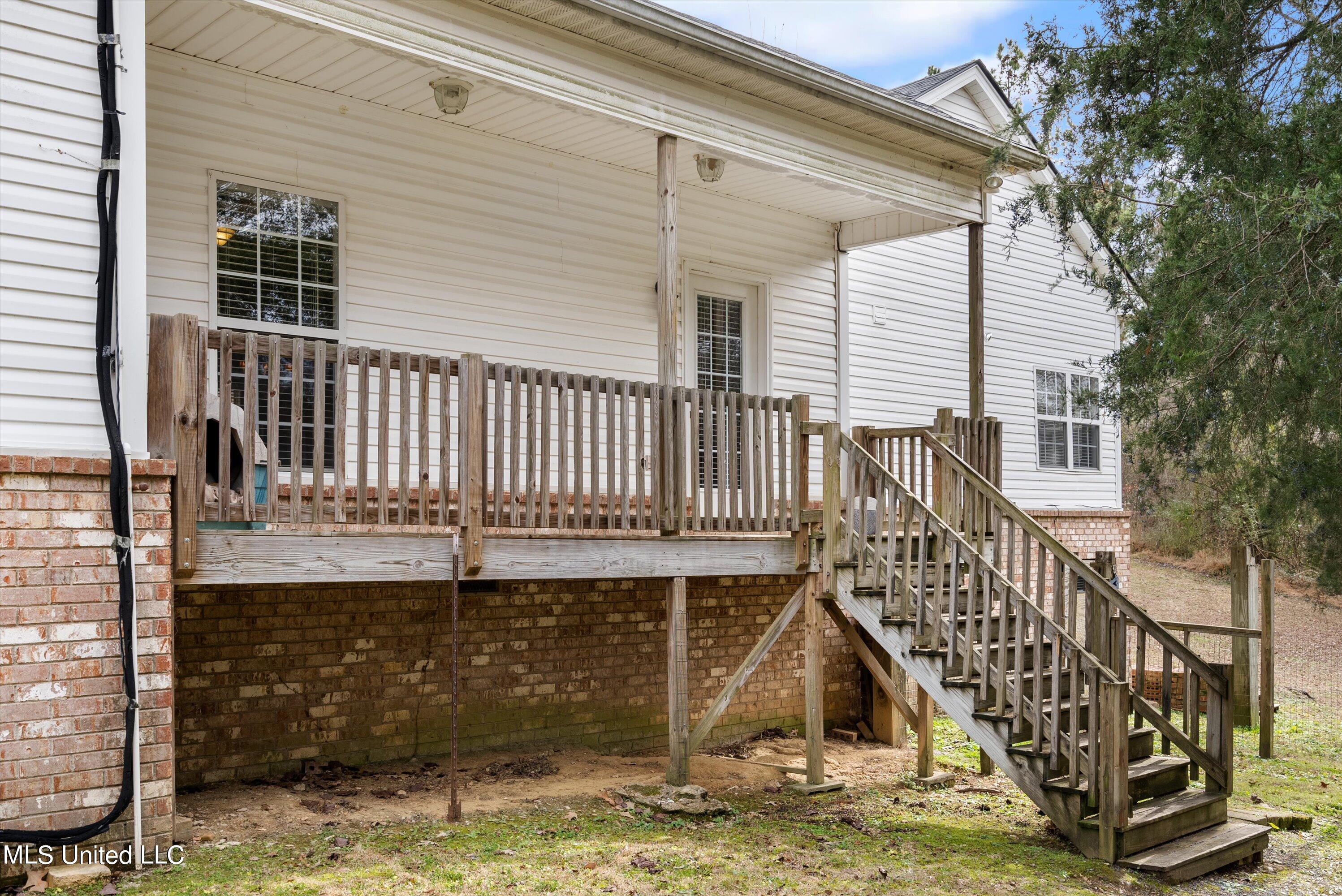 195 Red Banks Road South Byhalia, MS 38611 - Photo 45 of 53 45-Rear Porch