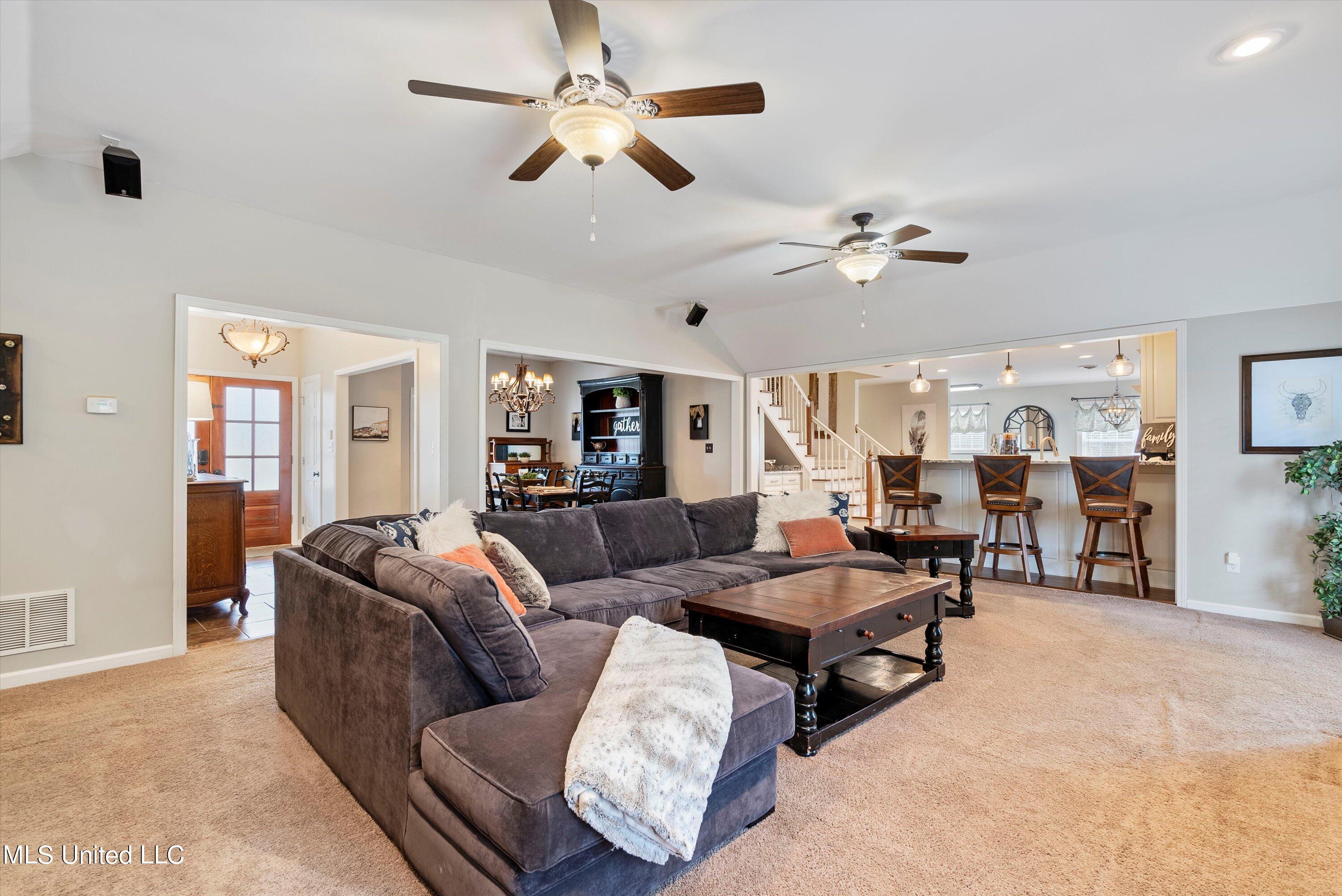 195 Red Banks Road South Byhalia, MS 38611 - Photo 10 of 53 10-Great Room