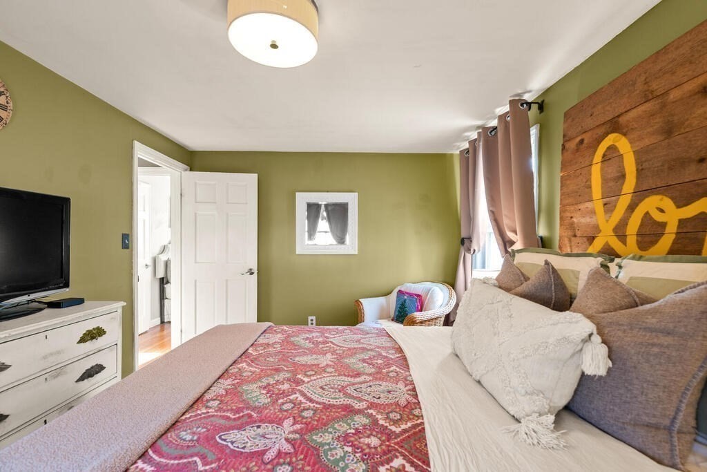 11 Harwick Road Wakefield, MA 01880 - Photo 15 of 32 Gallery Image 15