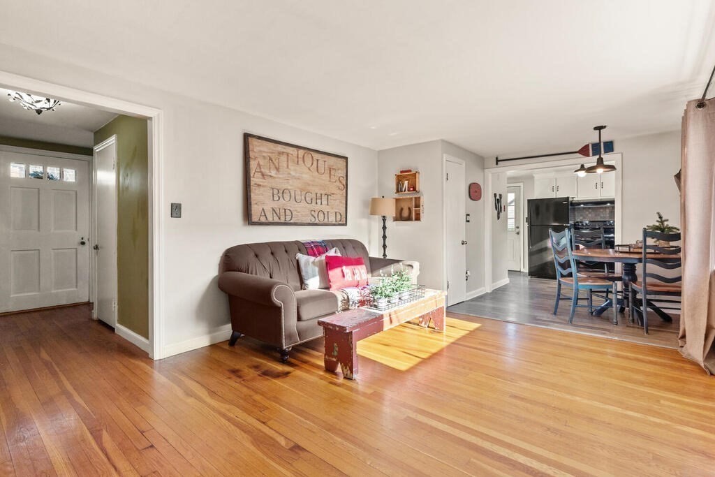 11 Harwick Road Wakefield, MA 01880 - Photo 6 of 32 Gallery Image 6