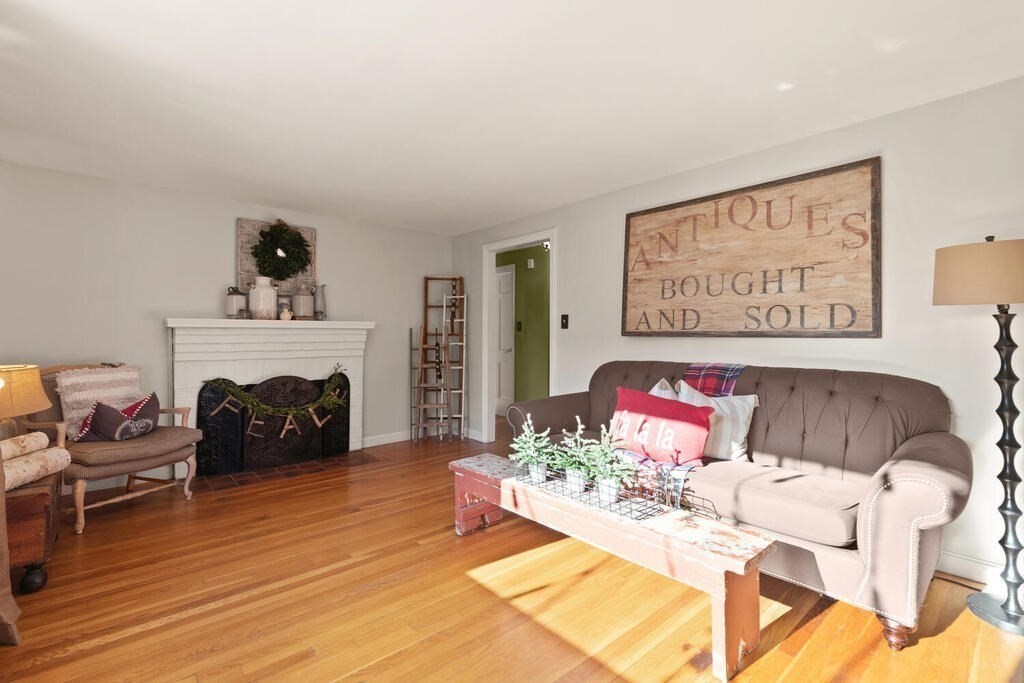 11 Harwick Road Wakefield, MA 01880 - Photo 8 of 32 Gallery Image 8