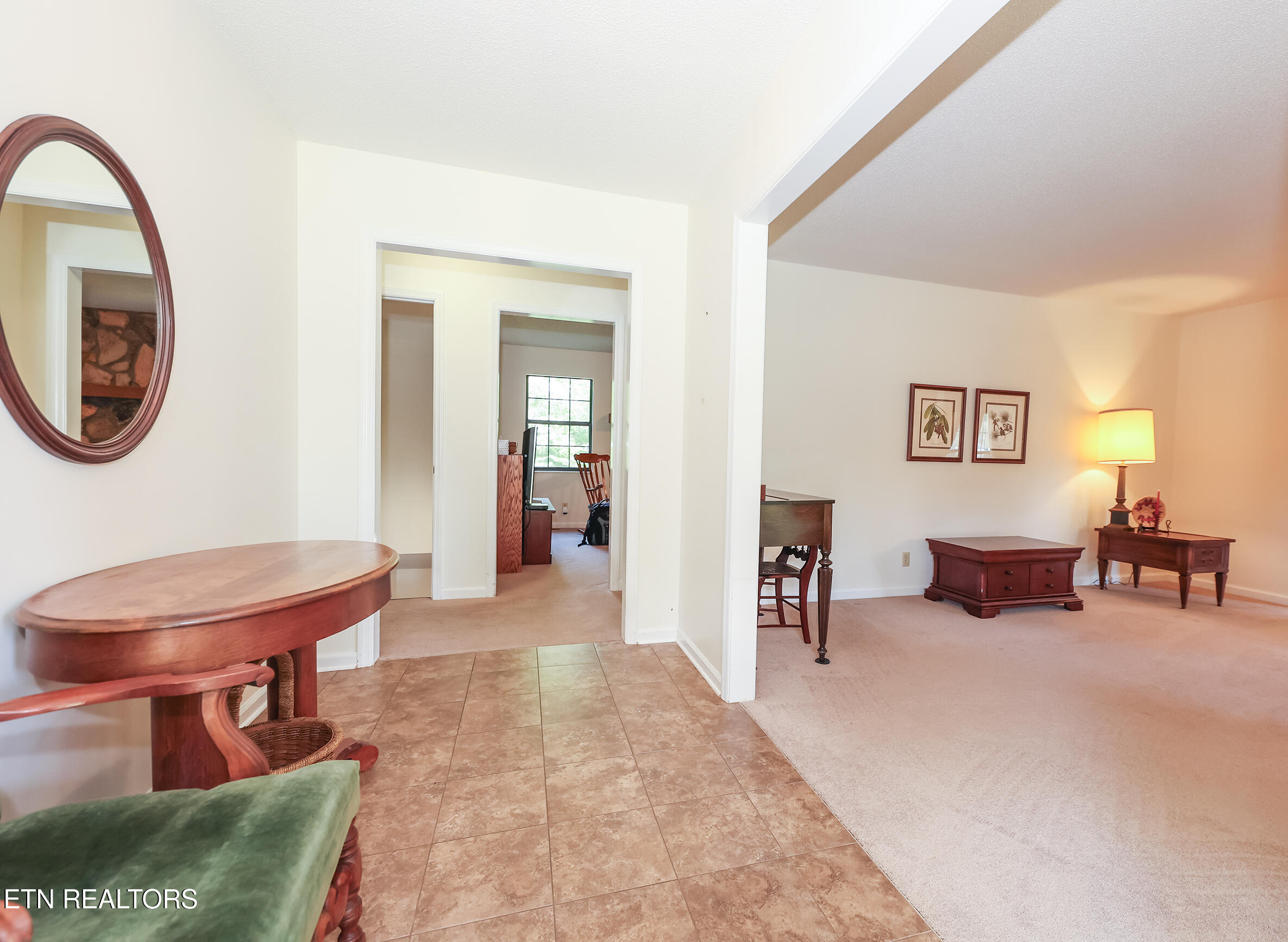 105 Claymore Lane Oak Ridge, TN 37830 - Photo 8 of 55 foyer1