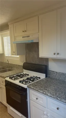 $2,680 | 218 East 25th Street, Long Beach, CA 90806