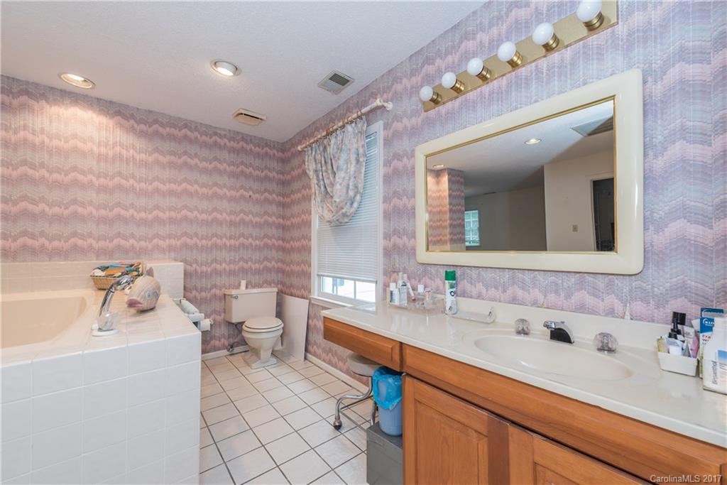 1305 Berkeley Lane Lancaster, SC 29720 - Photo 17 of 24