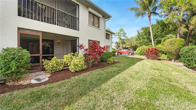 $250,000 | 2904 Kings Lake Boulevard, Unit 2904, Naples, FL 34112