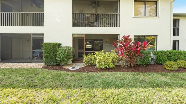 $250,000 | 2904 Kings Lake Boulevard, Unit 2904, Naples, FL 34112