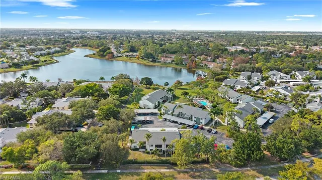 $250,000 | 2904 Kings Lake Boulevard, Unit 2904, Naples, FL 34112