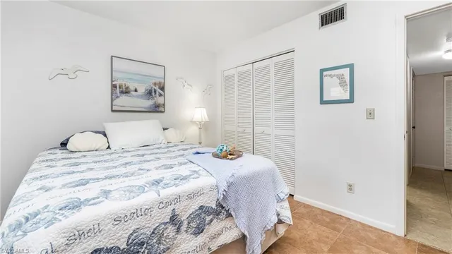 $250,000 | 2904 Kings Lake Boulevard, Unit 2904, Naples, FL 34112