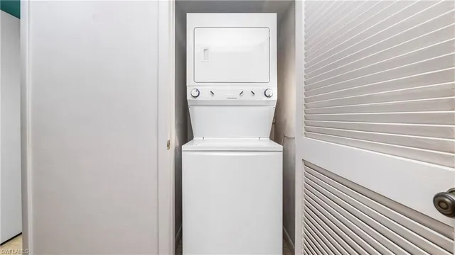 $250,000 | 2904 Kings Lake Boulevard, Unit 2904, Naples, FL 34112