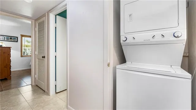 $250,000 | 2904 Kings Lake Boulevard, Unit 2904, Naples, FL 34112