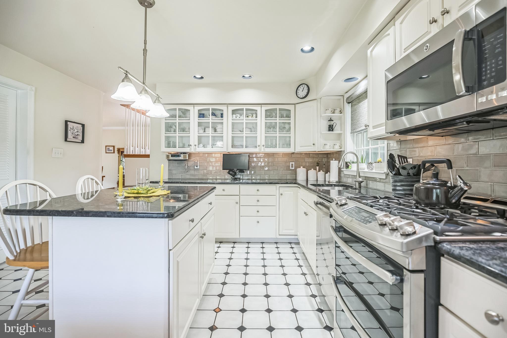 241 Bells Lake Road Turnersville, NJ 08012 - Photo 11 of 33 Pendant and Recessed Lighting View 5