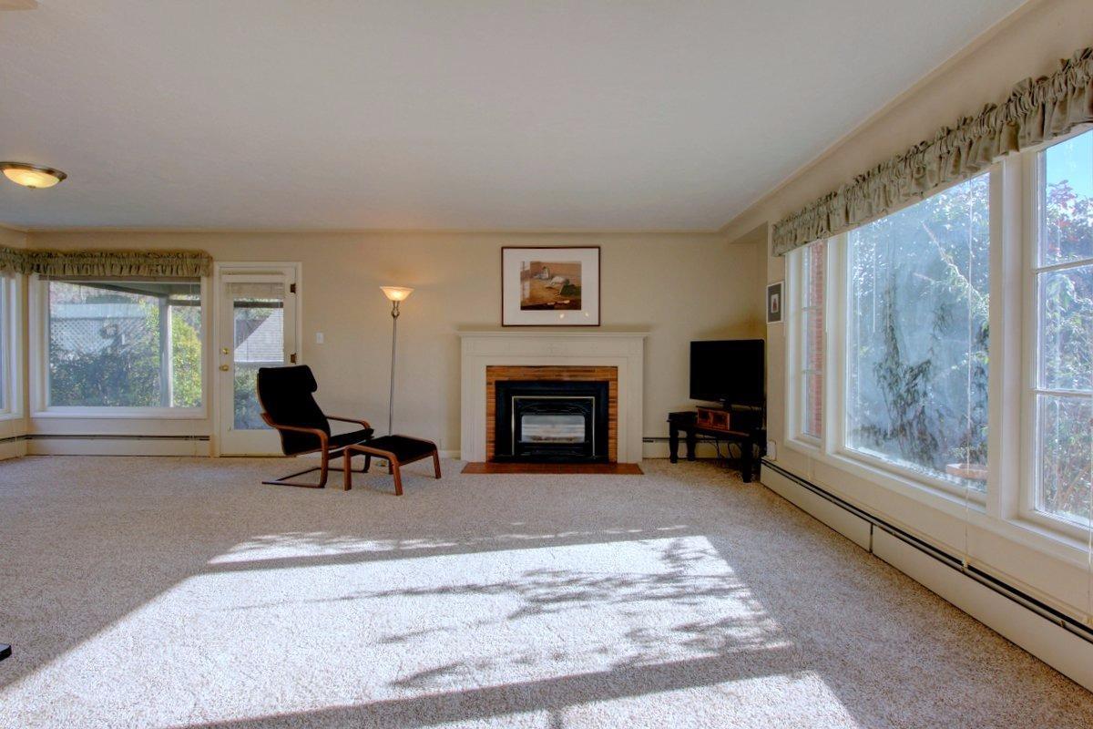 2011 Westerlund Drive Medford, OR 97504 - Photo 3 of 22 Additional Photo