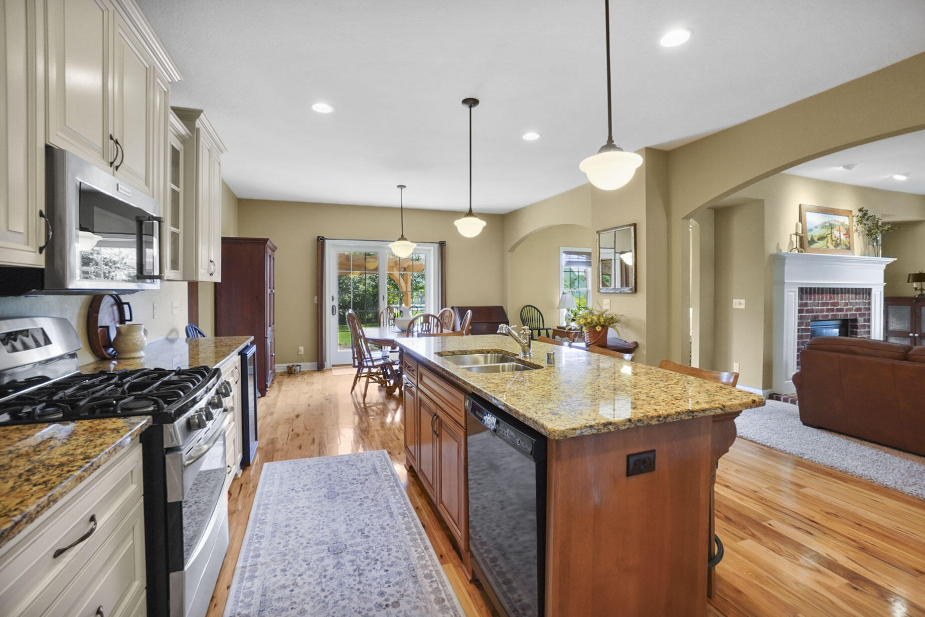 N75W24615 Overland Road Sussex, WI 53089 - Photo 13 of 44 Kitchen