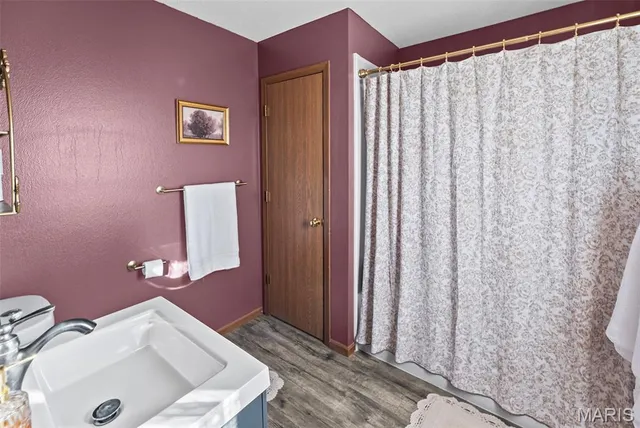 $215,000 | 350 Illinois Avenue, Wood River, IL 62095