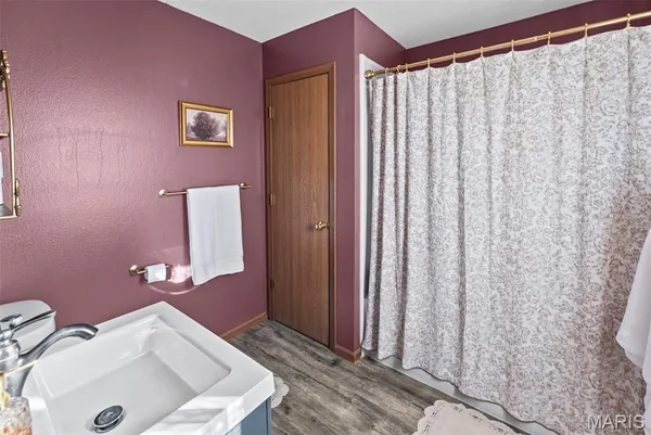 $215,000 | 350 Illinois Avenue, Wood River, IL 62095