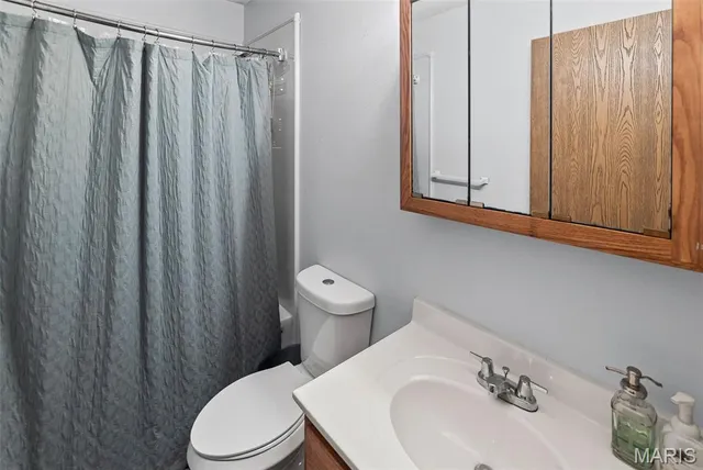 $215,000 | 350 Illinois Avenue, Wood River, IL 62095