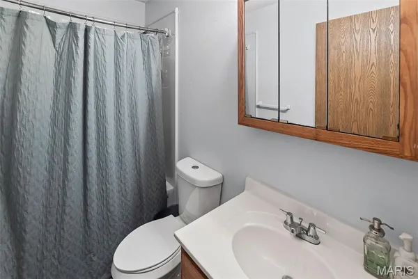 $215,000 | 350 Illinois Avenue, Wood River, IL 62095