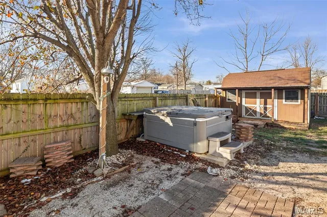 $215,000 | 350 Illinois Avenue, Wood River, IL 62095