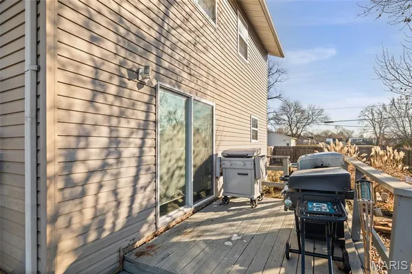 $215,000 | 350 Illinois Avenue, Wood River, IL 62095