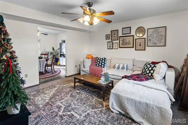 $215,000 | 350 Illinois Avenue, Wood River, IL 62095