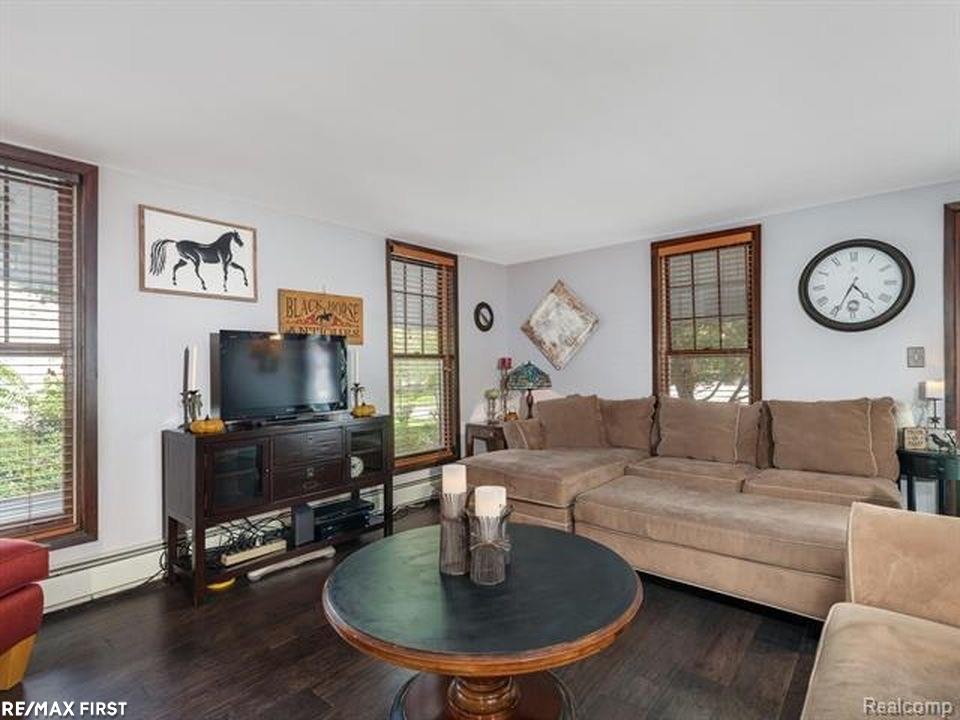 298 West St Clair Street Romeo, MI 48065 - Photo 6 of 48 50004708-5.JPG