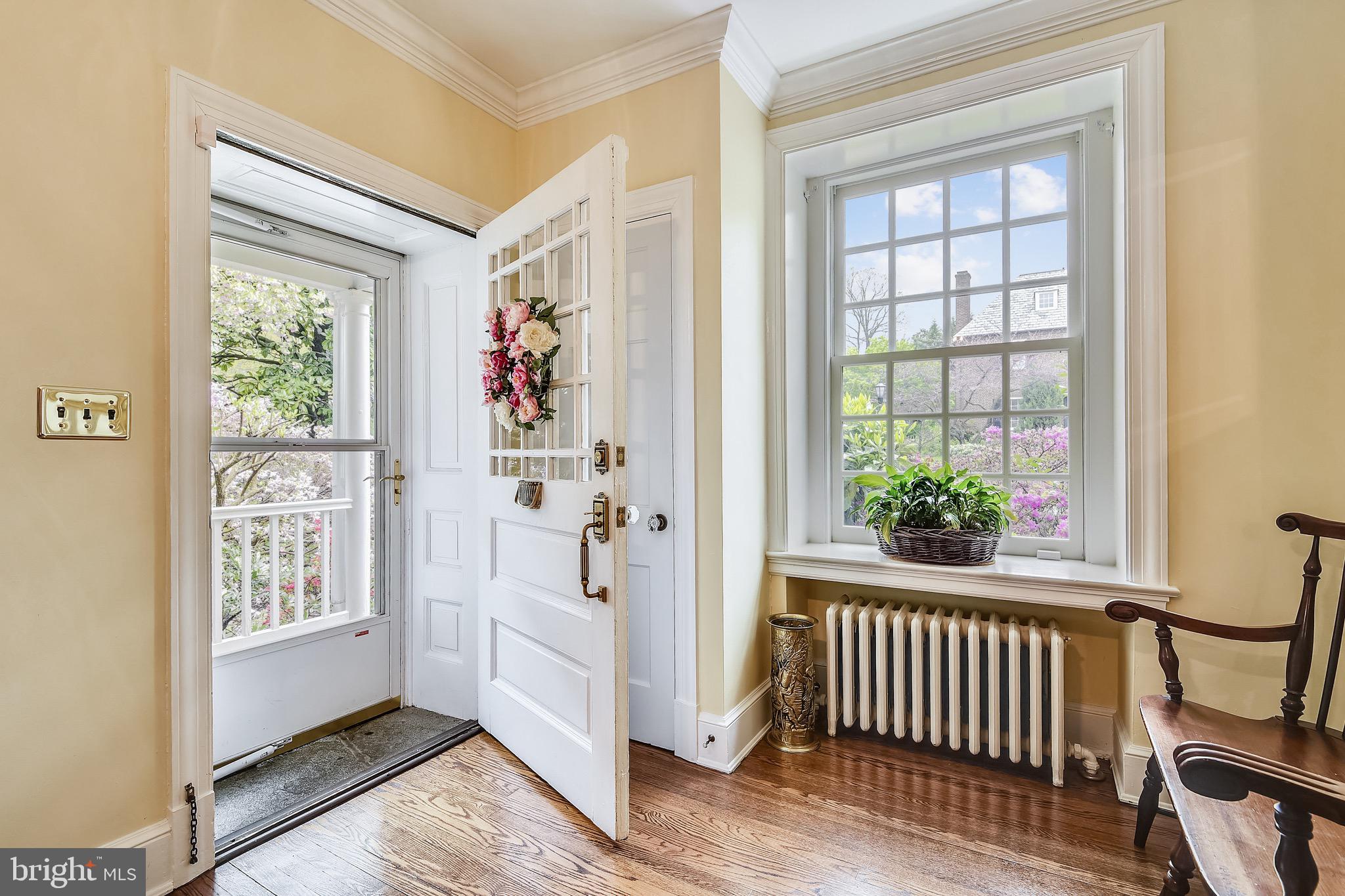 105 Tunbridge Road Baltimore, MD 21212 - Photo 11 of 62 Large & gracious foyer
