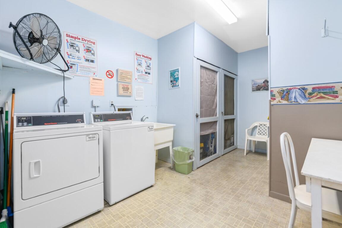 250 Northeast 20th Street, Unit 229 Boca Raton, FL 33431 - Photo 16 of 32 Laundry Facility