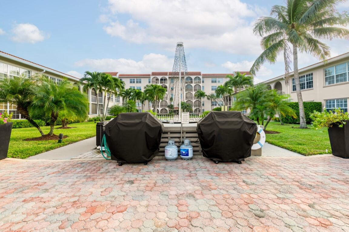 250 Northeast 20th Street, Unit 229 Boca Raton, FL 33431 - Photo 23 of 32 Grilling Area