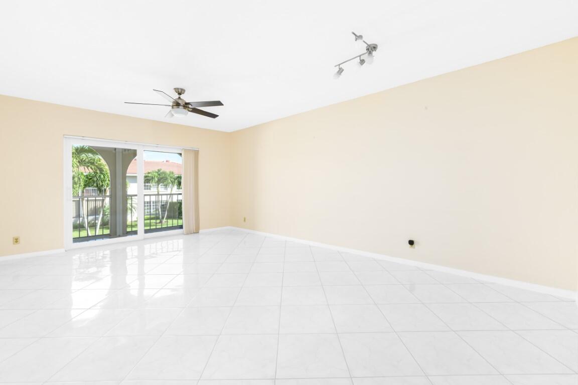 250 Northeast 20th Street, Unit 229 Boca Raton, FL 33431 - Photo 5 of 32 Living Area