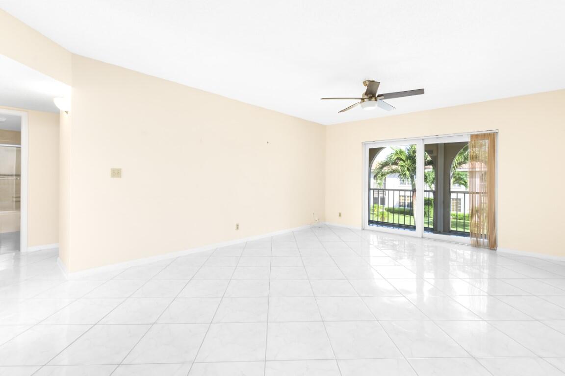 250 Northeast 20th Street, Unit 229 Boca Raton, FL 33431 - Photo 6 of 32 Living Area