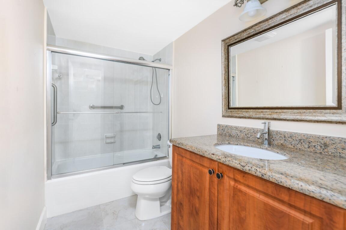 250 Northeast 20th Street, Unit 229 Boca Raton, FL 33431 - Photo 10 of 32 Primary Bathroom