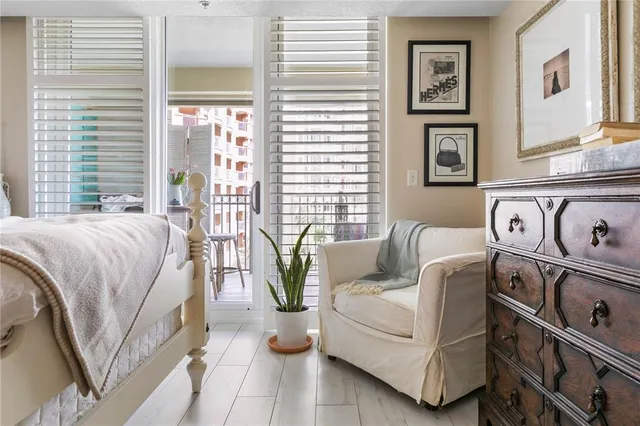 a view of a storage & utility room with washer and dryer