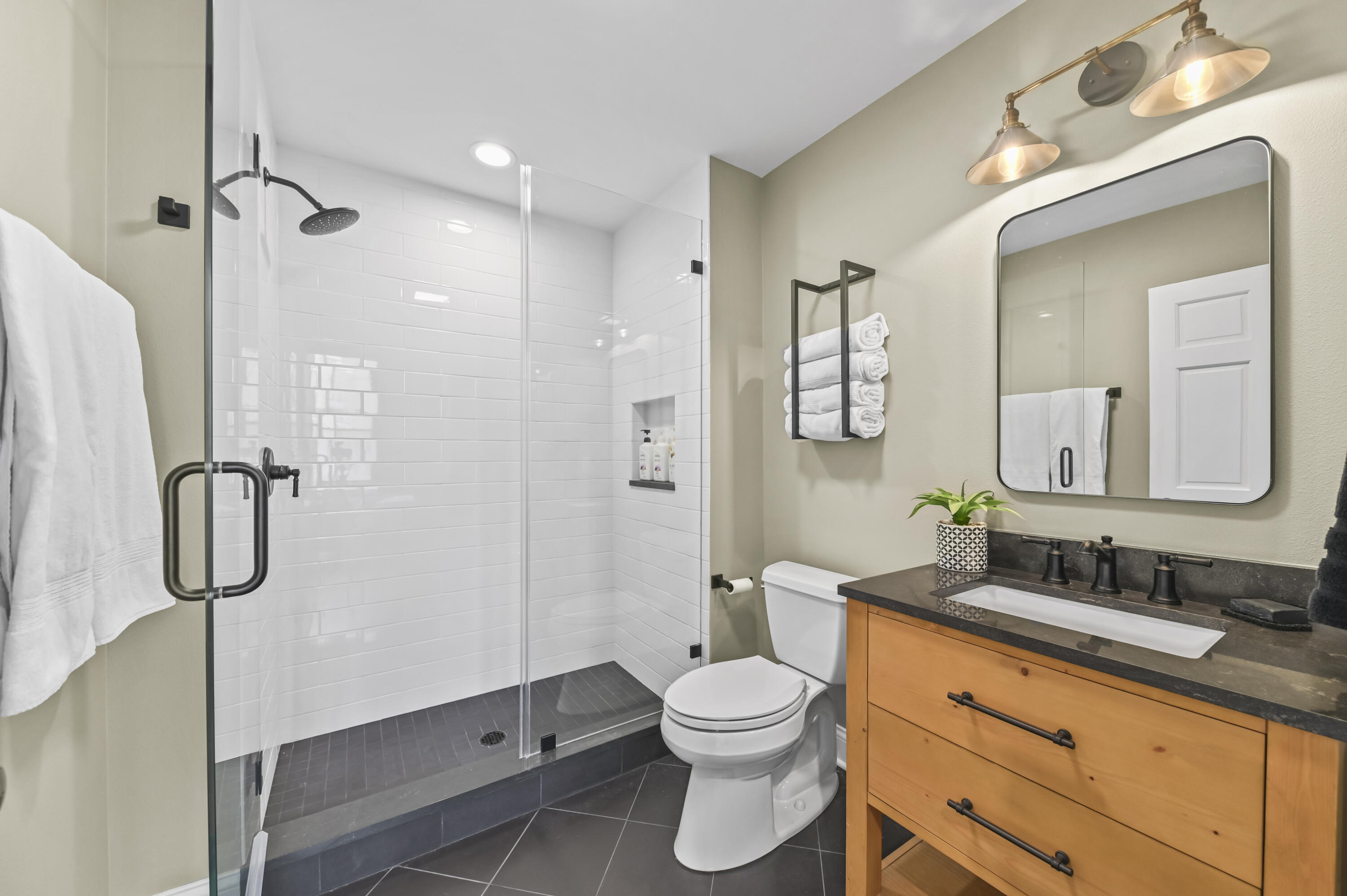 205 North Water Street, Unit 404 Milwaukee, WI 53202 - Photo 19 of 47 Primary Bathroom