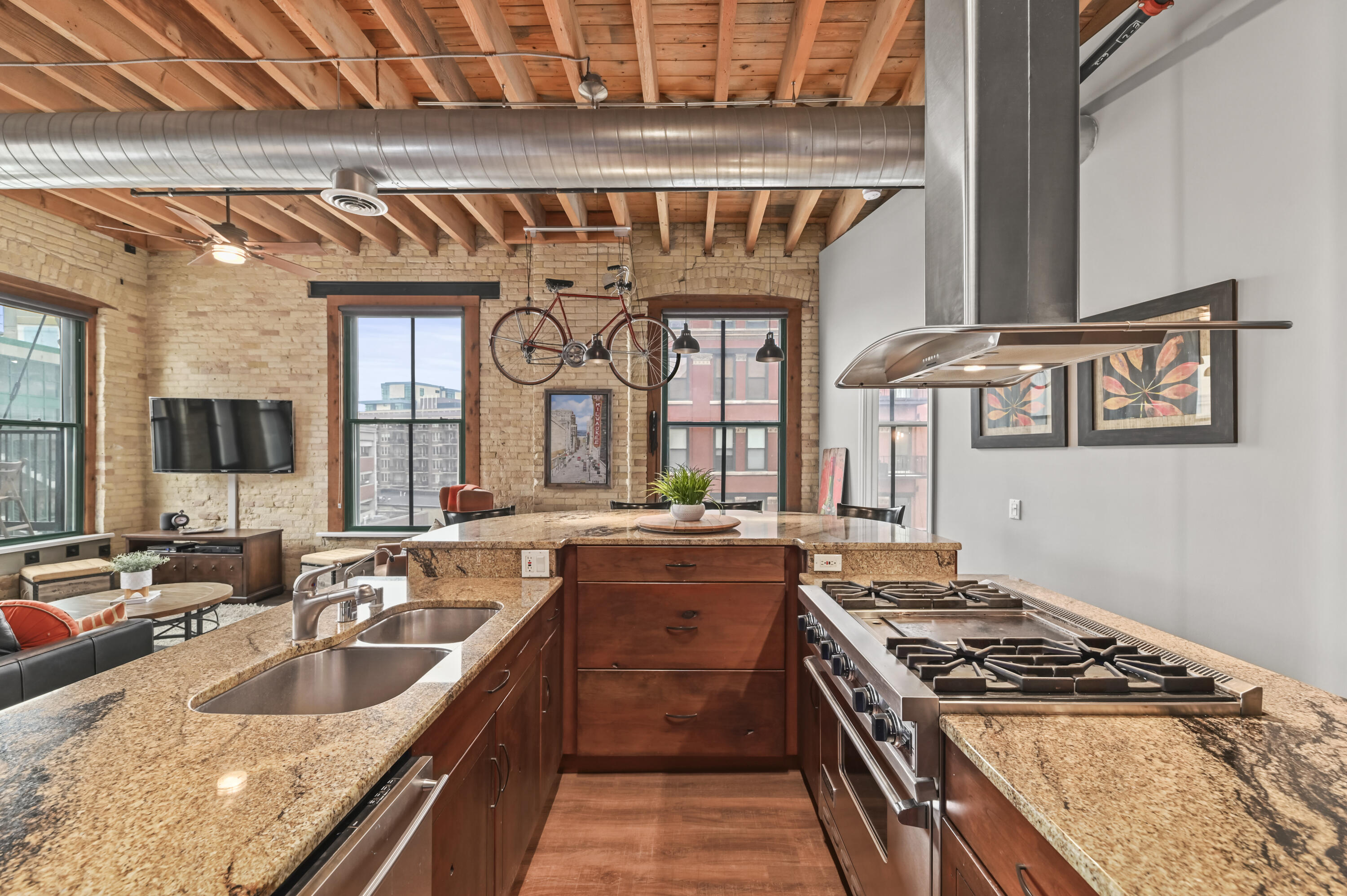 205 North Water Street, Unit 404 Milwaukee, WI 53202 - Photo 6 of 47 Kitchen