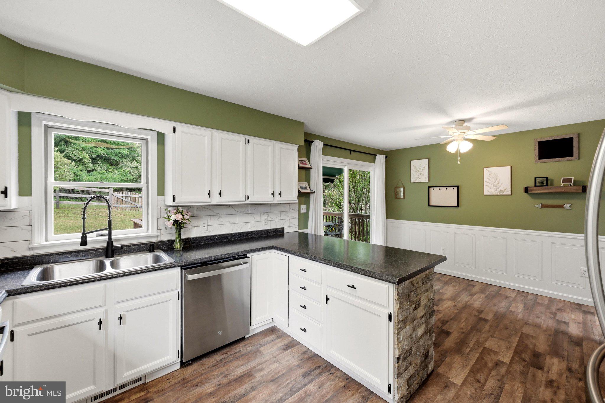 150 Holiday Road Cross Junction, VA 22625 - Photo 30 of 97 Bright white cabinetry