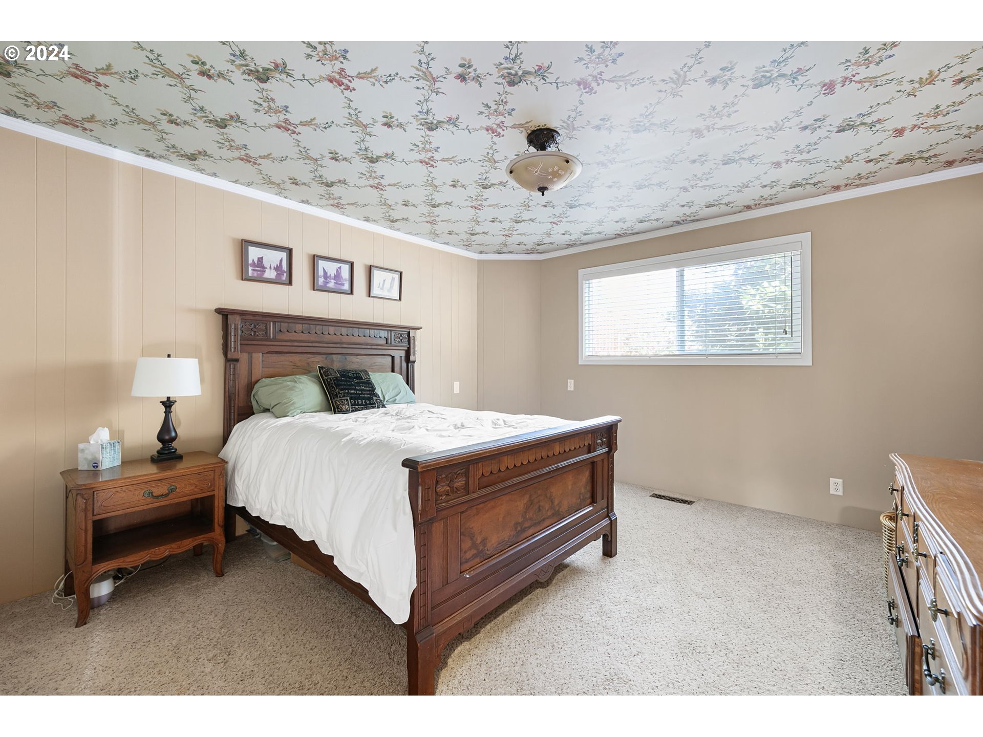 37797 Worth Road Springfield, OR 97478 - Photo 27 of 47 a bedroom with a bed and a window