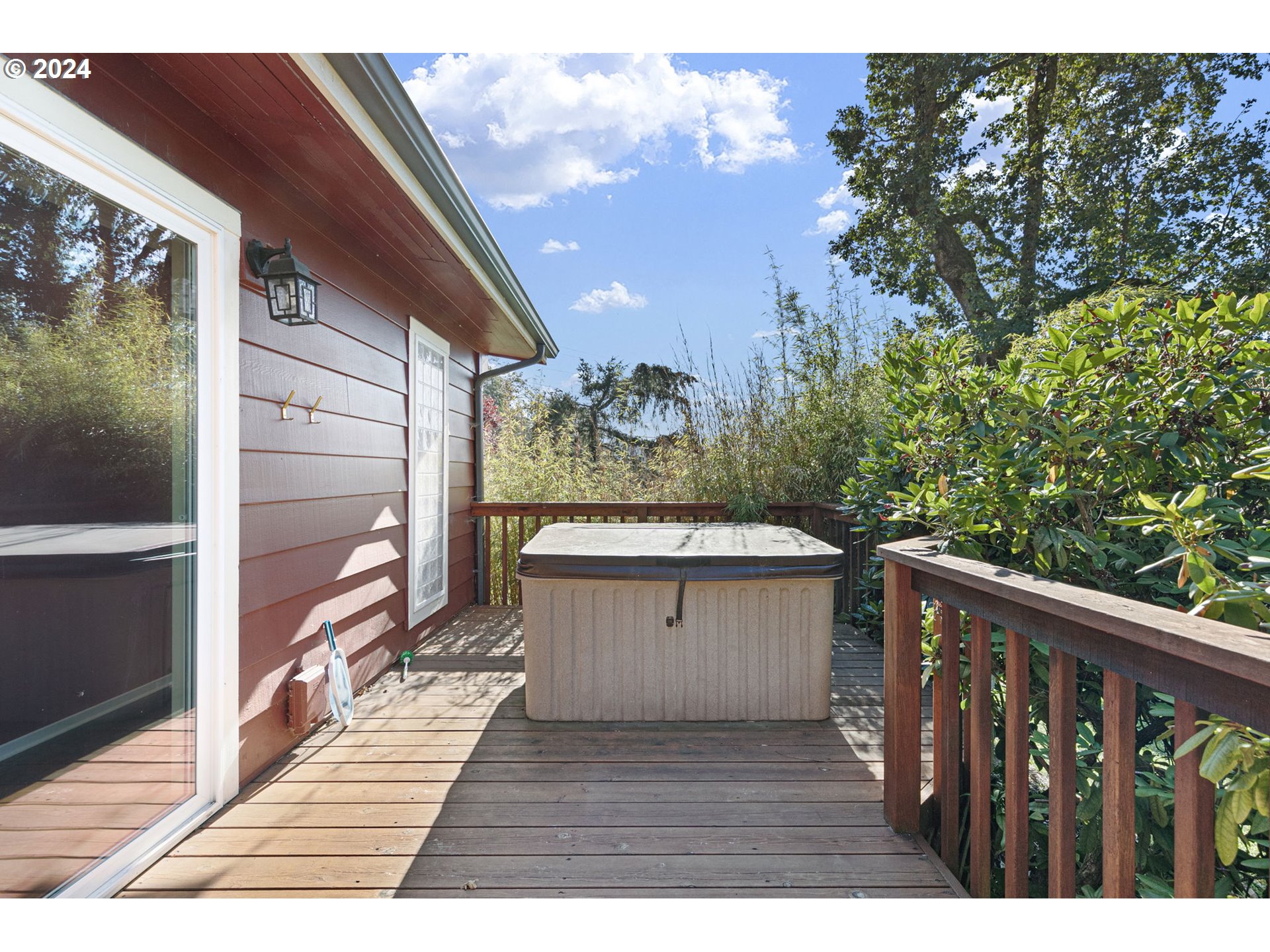 37797 Worth Road Springfield, OR 97478 - Photo 33 of 47 a view of balcony with wooden floor and fence