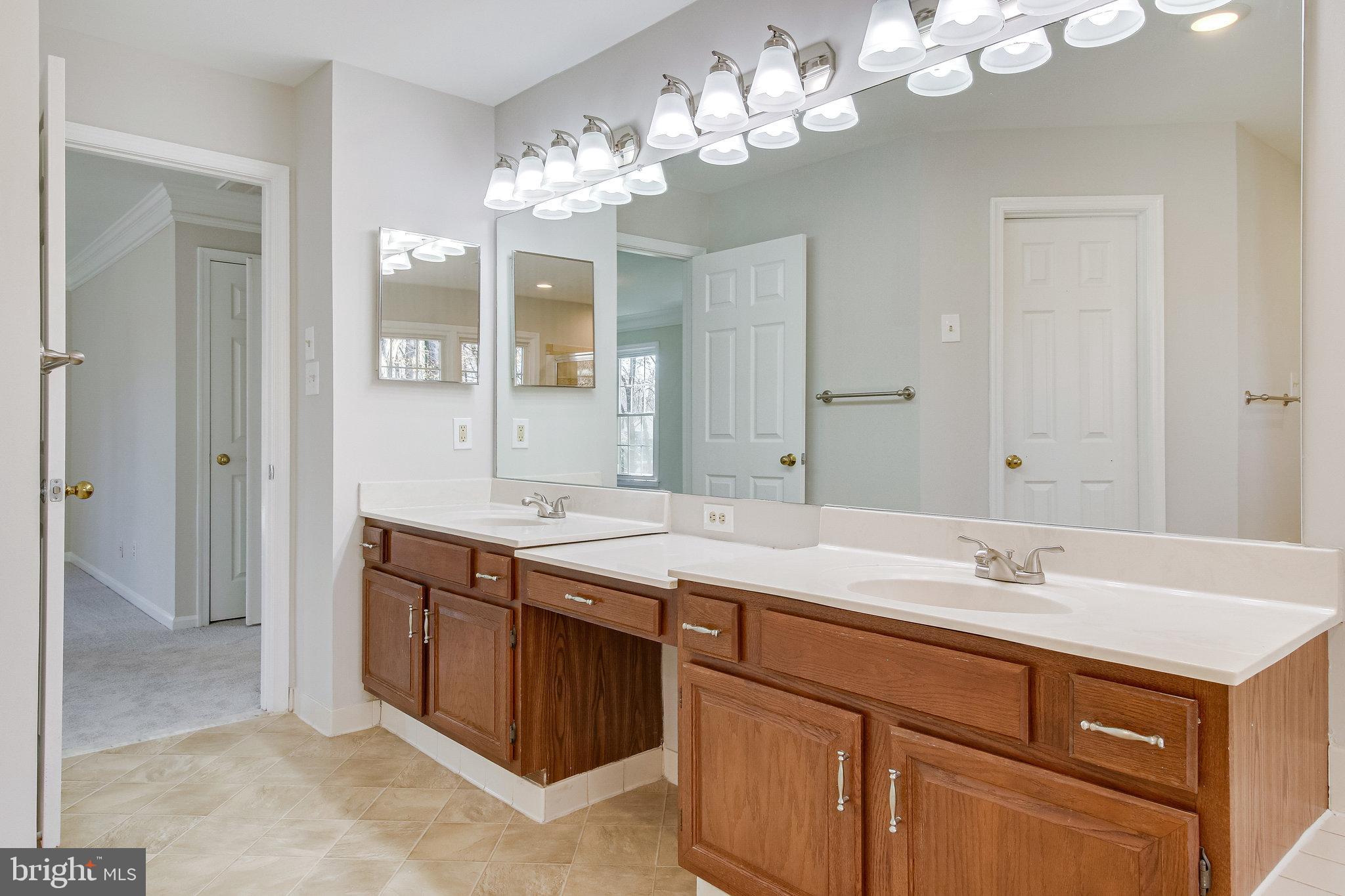 9412 Eagle Trace Fairfax Station, VA 22039 - Photo 36 of 89 Primary Bathroom