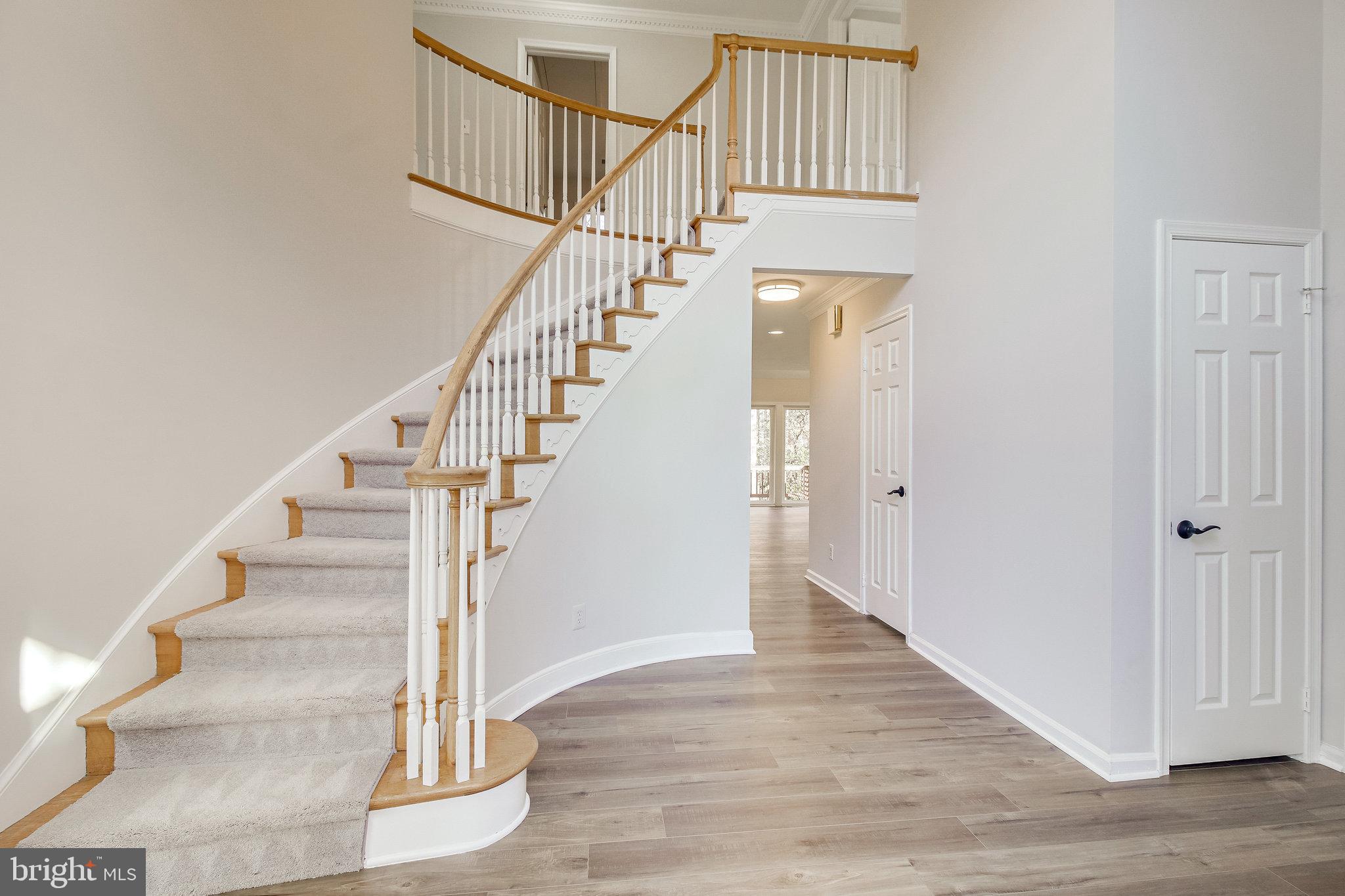 9412 Eagle Trace Fairfax Station, VA 22039 - Photo 5 of 89 Foyer