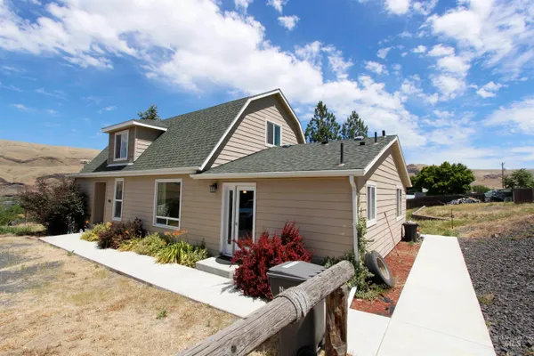 $425,000 | 904 3rd Street, Asotin, WA 99402