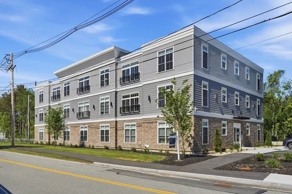 $499,900 | 7 Cross Street, Unit 205, Wilmington, MA 01887