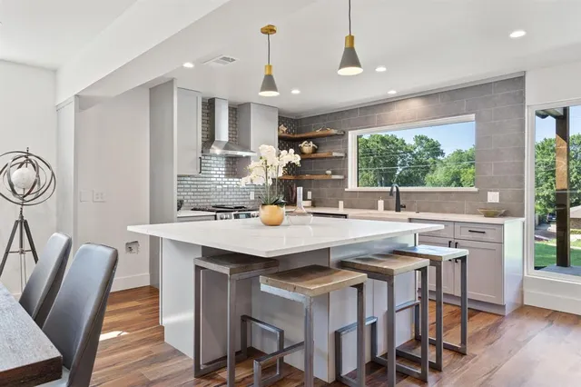 $489,900 | 5936 Spring Glen Drive, Dallas, TX 75232