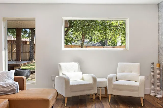 $489,900 | 5936 Spring Glen Drive, Dallas, TX 75232