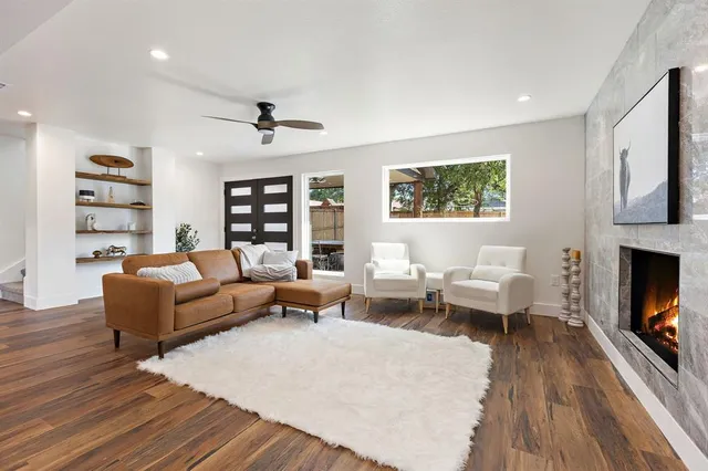 $489,900 | 5936 Spring Glen Drive, Dallas, TX 75232